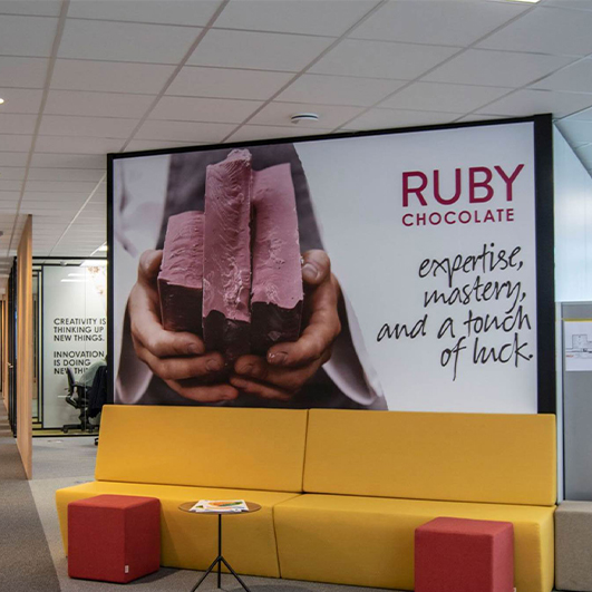 Visuele communicatie - Callebaut Ruby Chocolate